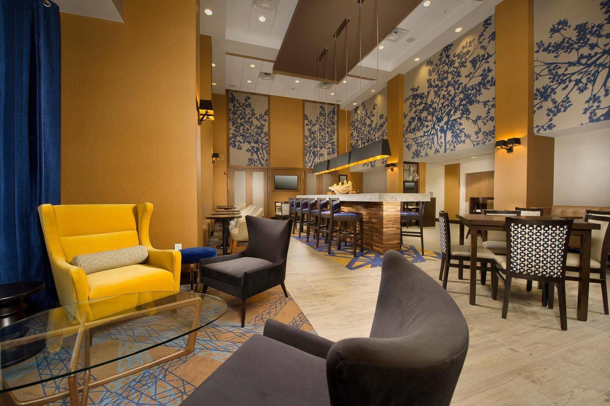 Hampton Inn & Suites Baltimore/Woodlawn Bagian luar foto