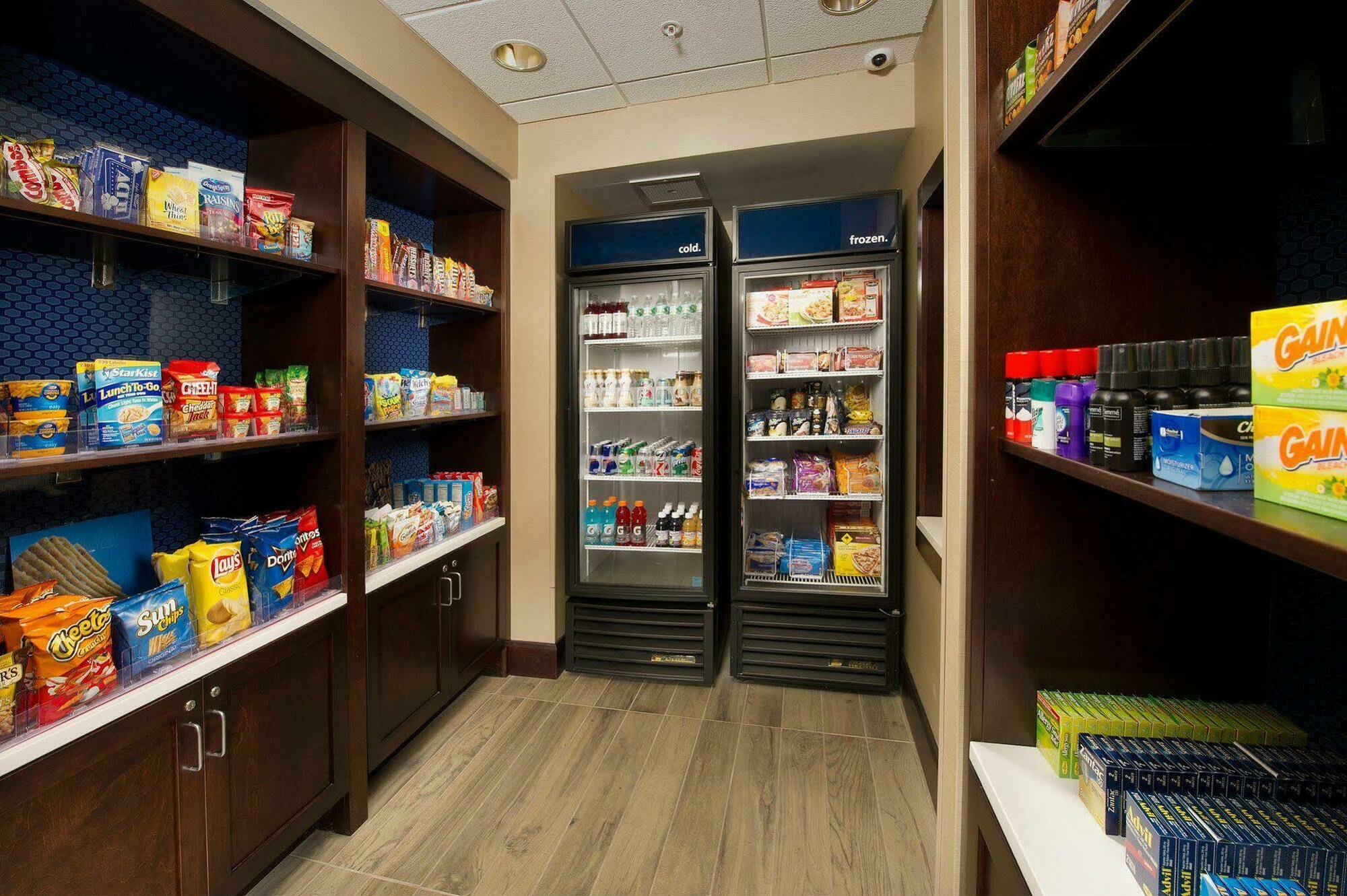 Hampton Inn & Suites Baltimore/Woodlawn Bagian luar foto
